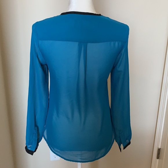 Kardashian Kollection Long Sleeved Top #46 - Picture 2 of 3